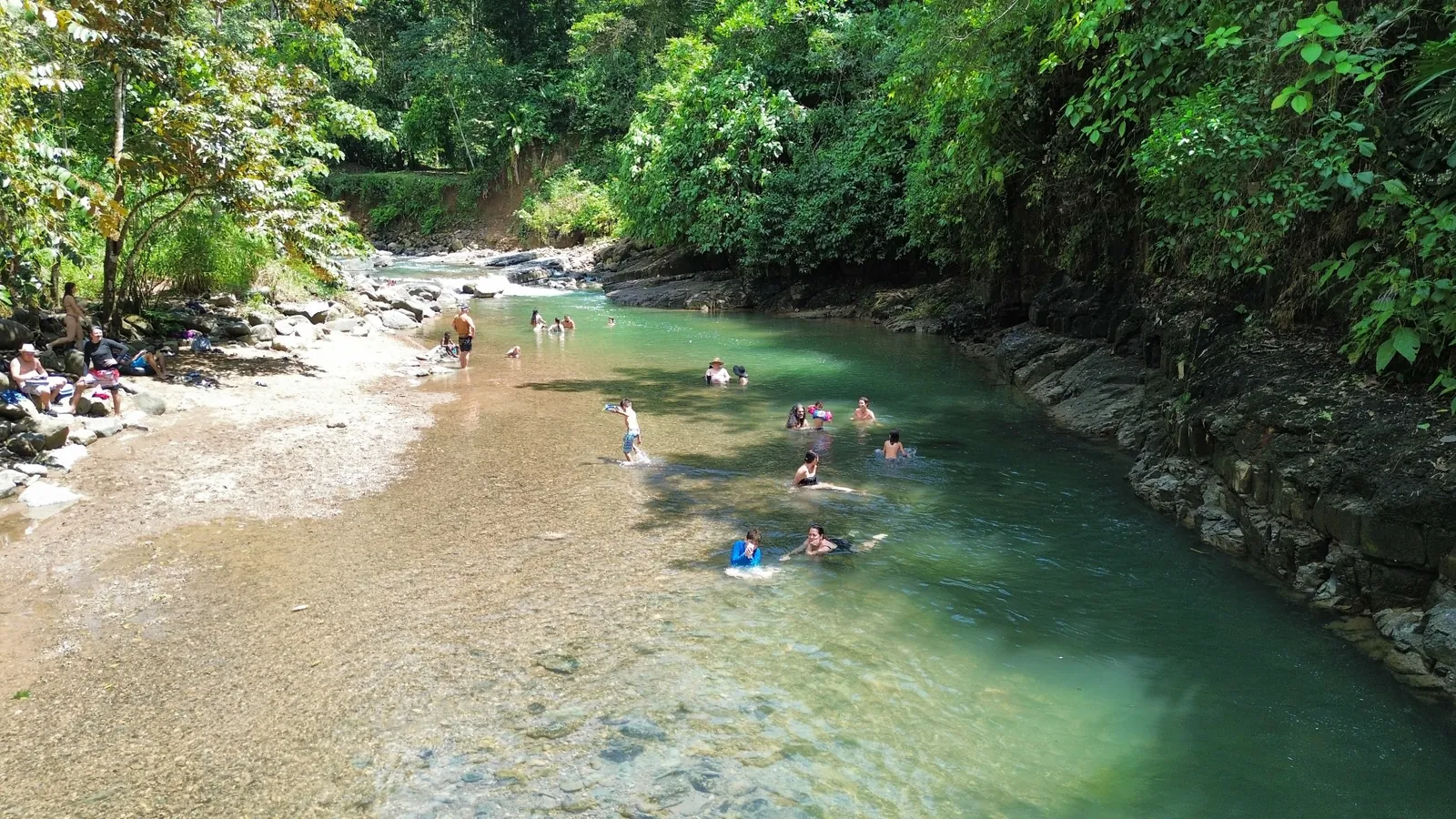 Día de río en familia